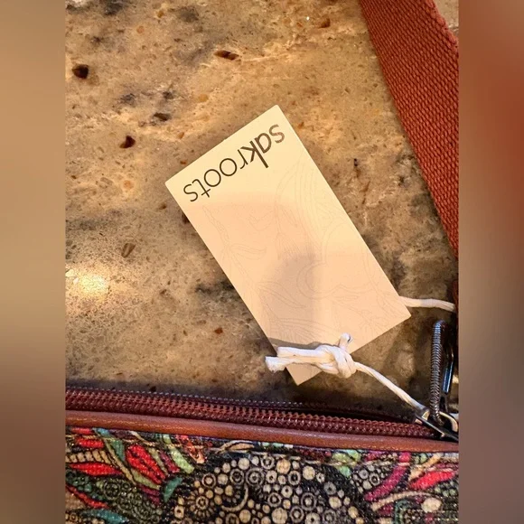 NWT Sakroots Artists Circle Crossbody, Charcoal Owl - Picture 8 of 12